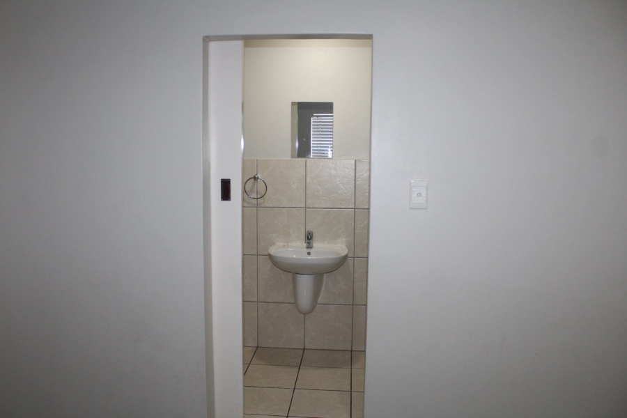 To Let 2 Bedroom Property for Rent in Kempenville Western Cape